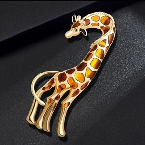Giraffe Brooch Pin Animal Fashion Jewelry Safari Statement Piece